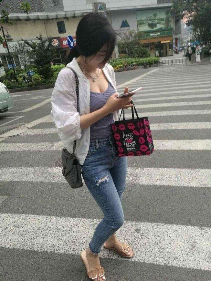 路人街拍, 肉隐肉现, 这样子很明显啊