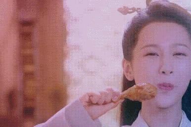 杨紫也开始学Angelebaby假吃了，看到这两图网友们无话可说