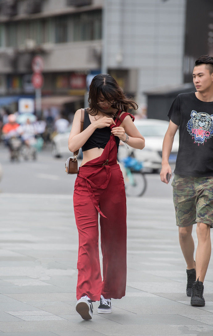 成都街拍，没有丑女人，不做懒女人，这样打扮你才能艳压群芳!