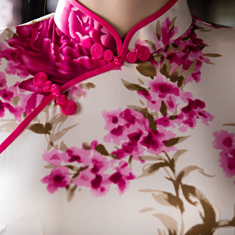 终于等到你，高贵优雅的中国风旗袍装，比出水芙蓉还美