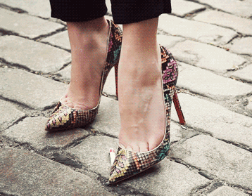 袜子界的比基尼，永不掉跟、透气隐形，让你穿着高跟鞋也能去旅行