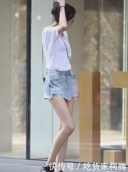『越来越』有一种下装很安全,正面看是裙子,后面瞧却是裤子,意外成潮流!
