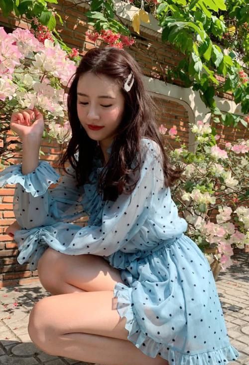  『小姐姐们』妹子们都在穿的“珍珠裙”，穿上后显高不说，还能吸引小哥哥