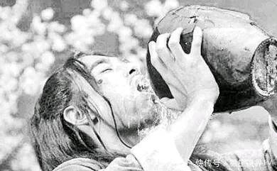 酒鬼不小心跌入黄泉,偷听阎王和判官对话,活到