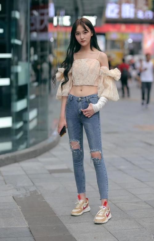 素人街拍：运动风也能让人入迷 最后一位也就看了三分钟