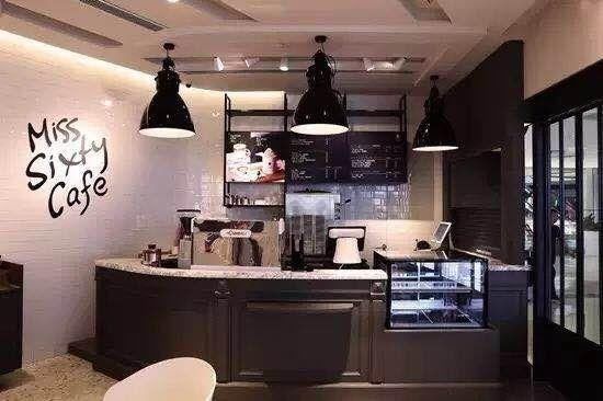 她在衰落之时被温州大佬收购，如今竟然位居女装品牌前列?牛逼!