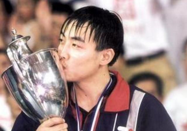 刘国梁可能是情商最高的运动员了，辟谣绯闻仅靠这两个字！