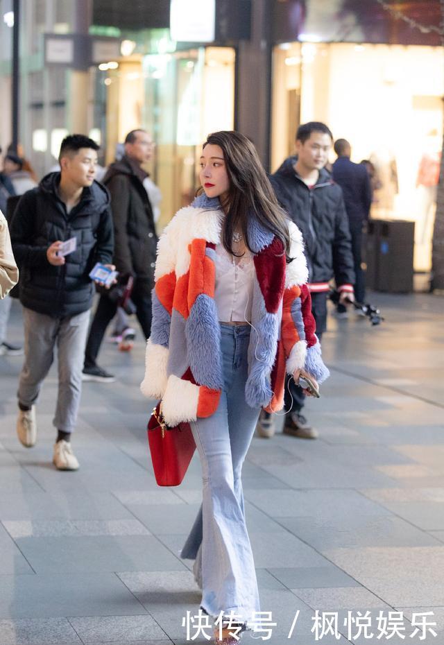  [严谨]一穿上严谨的职业装就不美了？这几款时尚单品，让你柔媚又优雅