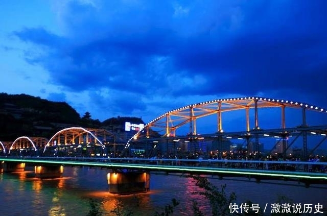 国内最“个性”火车站，名字写错66年也不改，本地人很是疑惑