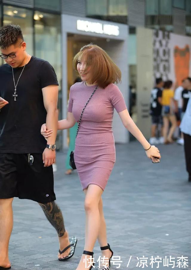 『搭配』穿一双尖头的高跟鞋,充满了时尚感,高级女神的既视感一览无余