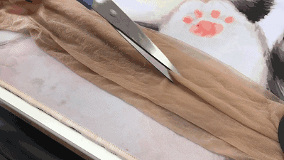 为了pick最适合夏天的“肉丝”，我们逼长腿美女连穿9款丝袜!