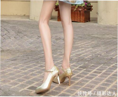是不是美女,不用看脸,一看腿和高跟鞋就知道了!