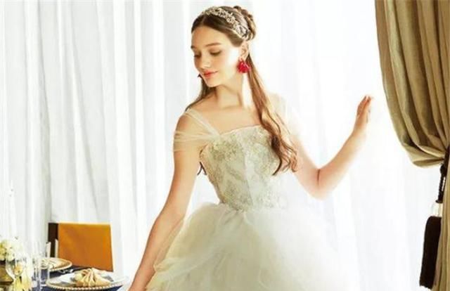 『婚纱』迪士尼这么火,还有人不知道它们出过公主同款婚纱?想马上嫁人