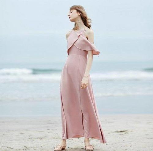 换季穿搭不烦恼,气质连衣裙搭配优雅升级