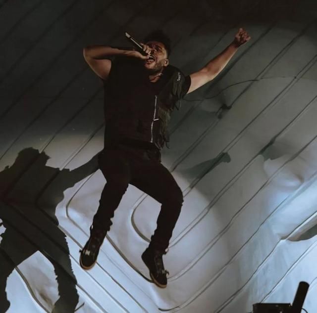 今年最嘻哈的球鞋来了！不仅火了 50 年，还是说唱大佬的最爱！