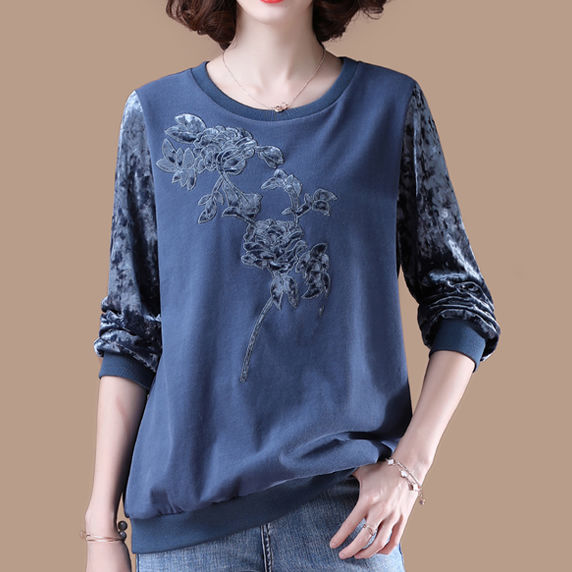 真没想到，今年流行的卫衣竟这么洋气，70后老婆穿上，减龄美炸