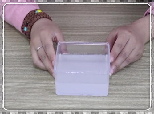 皮肤又黑又暗黄，自己在家就能做美白溶液，效果超赞！