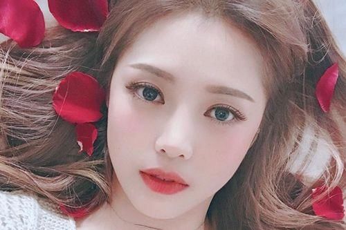 雀斑多、肤况差底妆该怎么画？彩妆师没说过的七个底妆技巧大公开