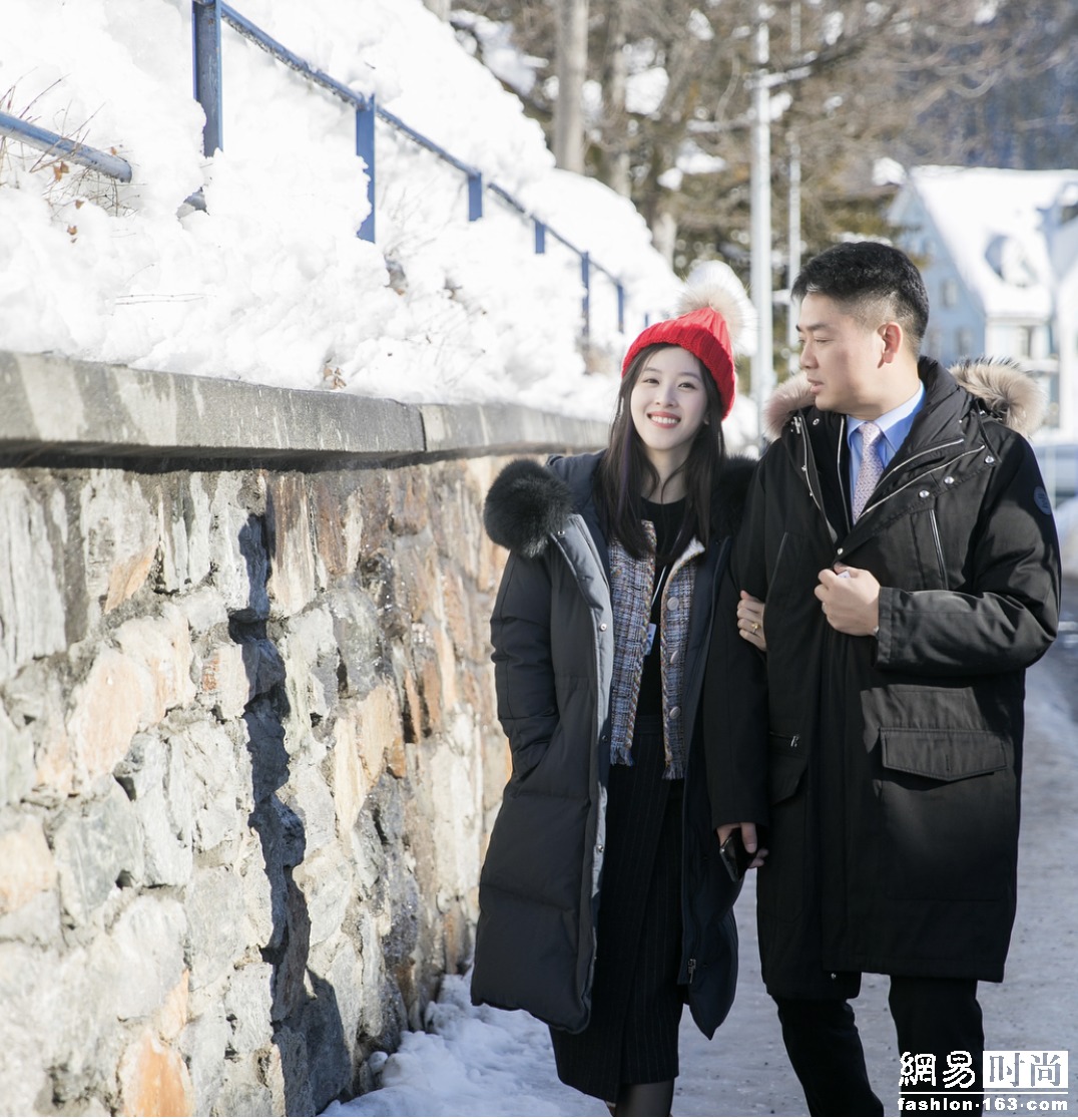 刘强东竟拿下了巴黎世家 穿衣品味也时髦的飞起