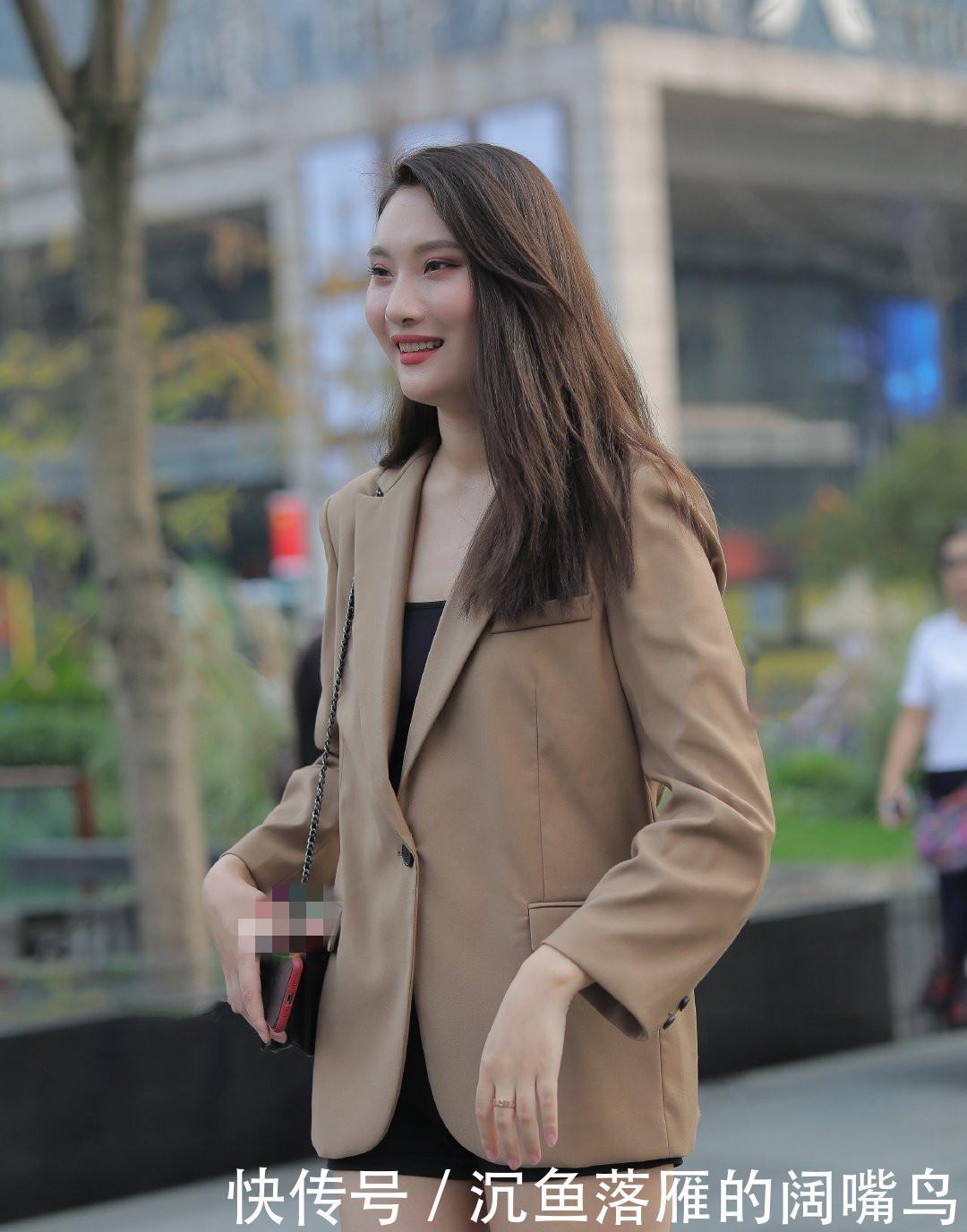 身材:长腿女生身材好到爆,搭配很带感,你男朋友得多高