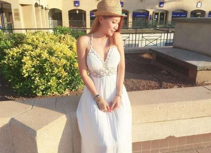 街拍: 美女35岁上下, 身材凹凸有致, 没点本事好意思出来显山露水