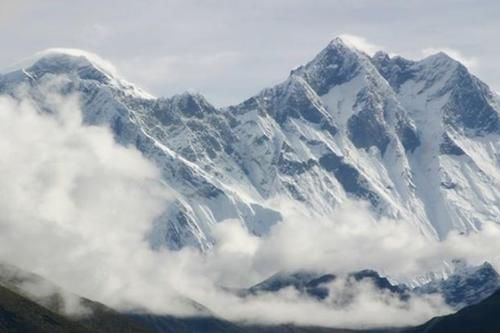 世界第一珠峰已被征服，为何海拔5596米的玉龙雪山，至今无人登顶