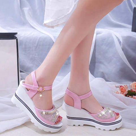 凉鞋要这样穿，舒适又不磨脚又百搭