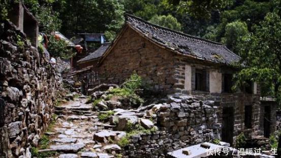 靠景点成最“赚钱”村庄，年收入上千万，曾人山人海今却无人问津