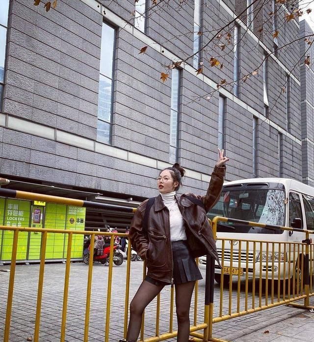  #白鞋#小白鞋out了!要买就买这4款,今年最流行的!