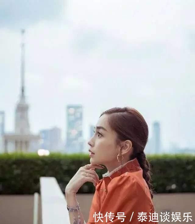 赵丽颖撞上杨颖,一个似超模一个像村花,差距一目了然