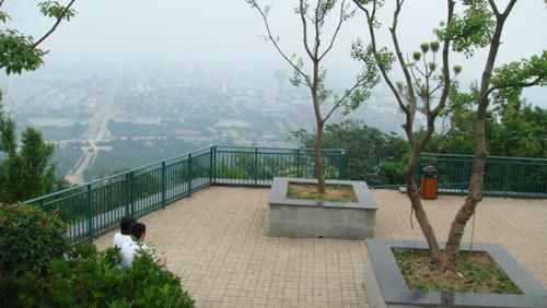 安徽人气很高的一处公园，是国家级森林公园，是合肥城区内最高点