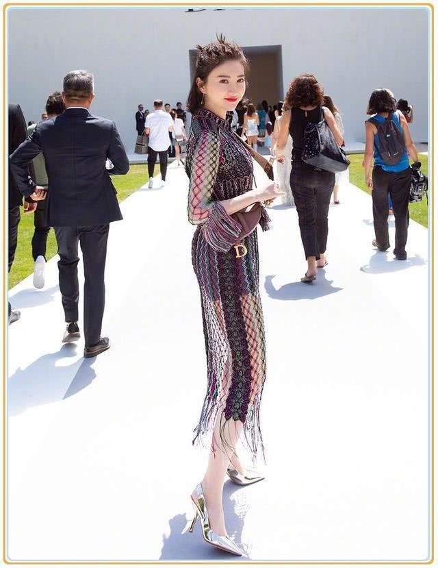 当杨颖和景甜同穿缕空裙,网友:终于知道丰腴和苗条差距有多大了