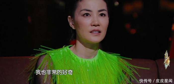 王菲到底有什么不敢穿 廉价的荧光裙都被她穿出了高定礼服的感觉