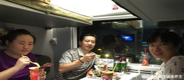 外国人指出了中国高铁的1个“缺点”，网友纷纷表示应该改正