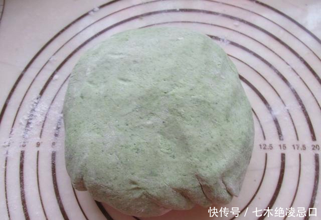 「糯弹」清明马上就要到了,手把手教会您青团做法,软糯弹牙超好吃,清香