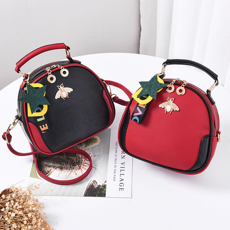 性感的老婆背上这大气的包，那身材真是 妩媚又妖娆啊