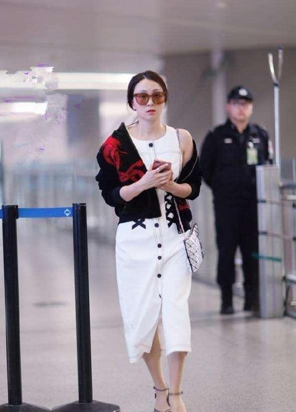 陶虹46岁还学小年轻不好好穿衣, 徐铮你赶快管管你老婆吧