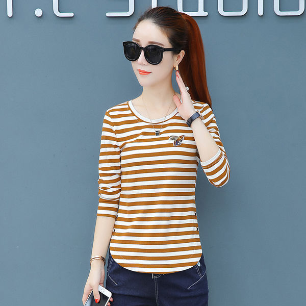 女人再漂亮,去年的衣服也别穿,60元T恤买几件,天天美不一样