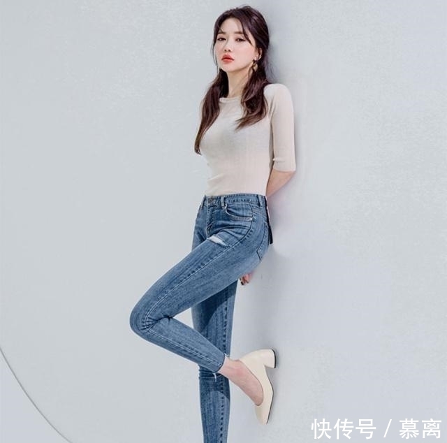  『舒适』牛仔裤穿出清爽感觉，自然随意穿着舒适，长腿清新自然迷人！