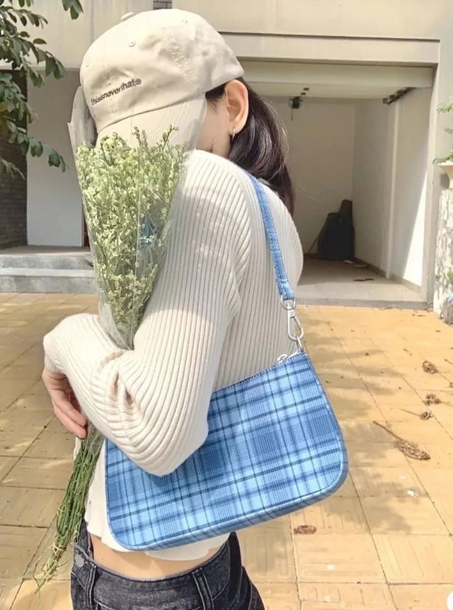  竟然@这包包这么便宜竟然是春夏爆款，最贵的高达5位数，只能看看了