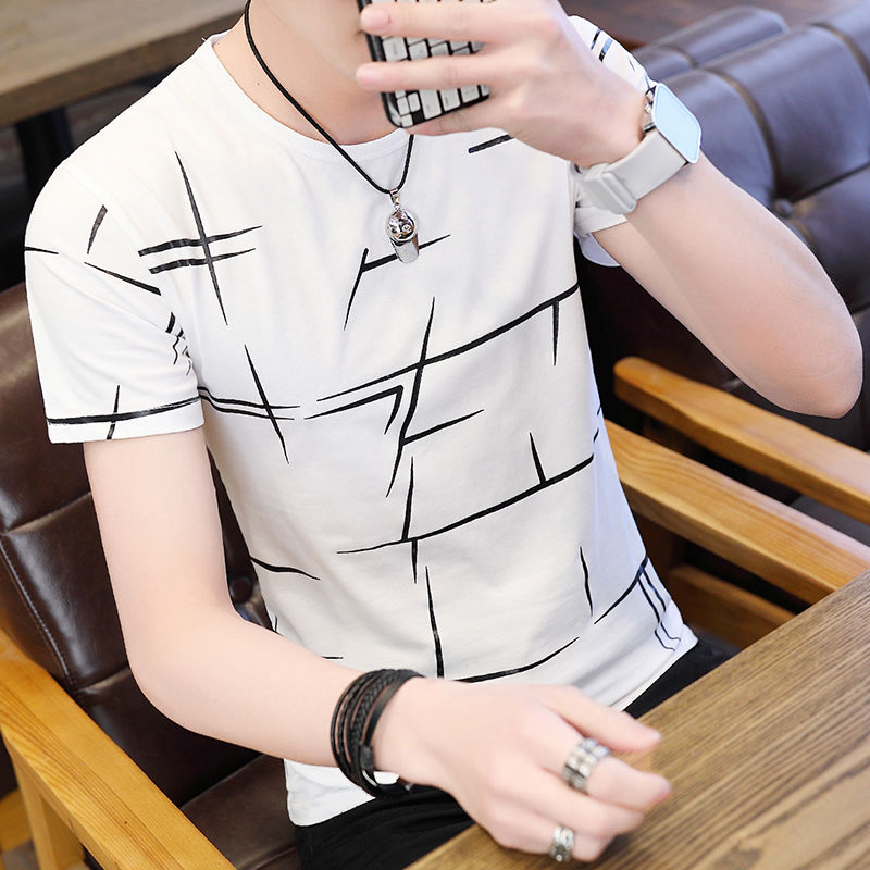 男人千万别穿圆领装，真丑!瞧瞧下图的穿法，6070大爷嫩翻天