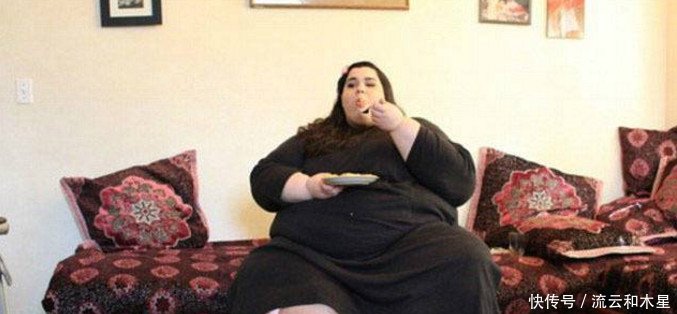 美国女子从500斤减肥到100斤,减肥过程全靠男友帮助