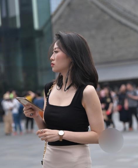 『 上衣』美女, 出门在外, 请注意你的穿着,掇影: