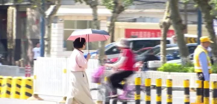 热！热！热！你以为“秋老虎”来了，错！还好要降雨了…