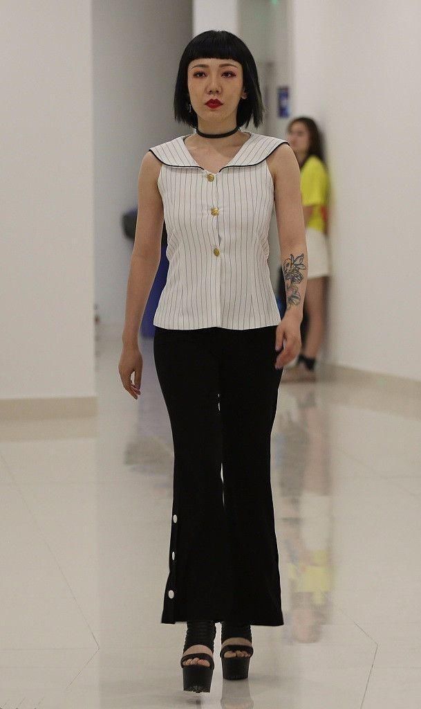 吴莫愁咋啦！穿的衣服哪都没遮住还浑然不知网友：这尺寸太尴尬了