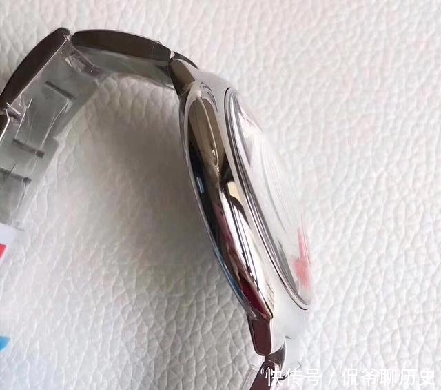 『熟知』卡地亚蓝气球成为年轻人最熟知奢侈名表,然而在表迷眼里却一无是处