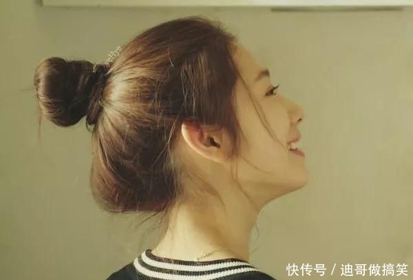  『半丸子头』一根皮筋就能搞定的7款发型，前三款超简单，手残党也能轻松学会