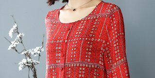 女人一旦过53，不缺钱的，中高级裙+小高跟，美得让人措手不及