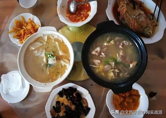 靠做“老年团”,这个农庄年收入6亿,却在网上引发巨大争议