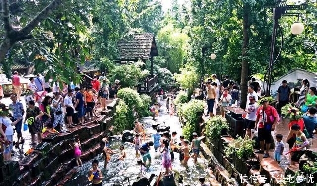 成都向南，无法抗拒黄龙溪戏水！